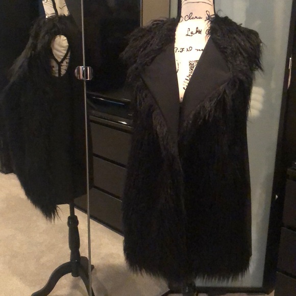 Theory faux fur vest - Picture 5 of 5